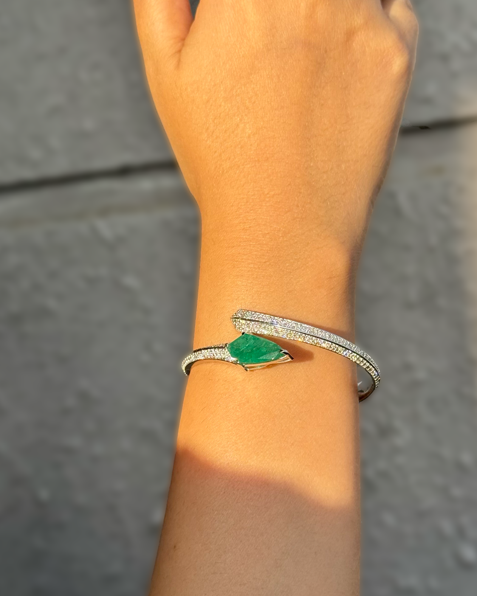 Shield It Emerald Bracelet